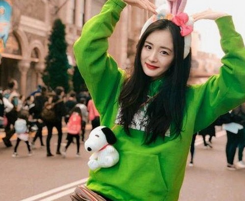 扬州副局长婚内出轨引热议：婚房偷拍事件曝光